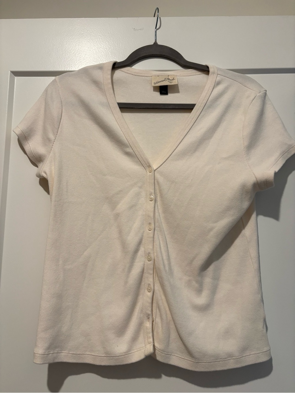 Universal Thread Cream V-Neck Button-Front Short Sleeve Top